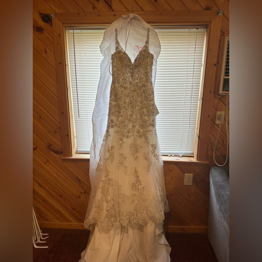 Essence of Australia d2399 Wedding Dress Gown